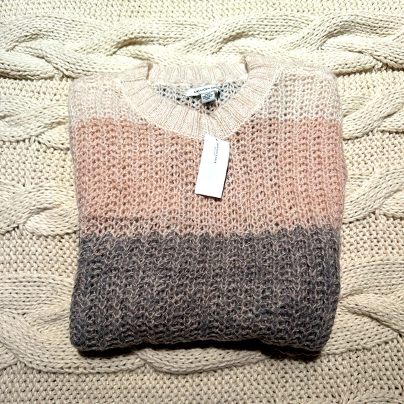 American Eagle Outfitters Sweaters - American Eagle outfitters knit sweater